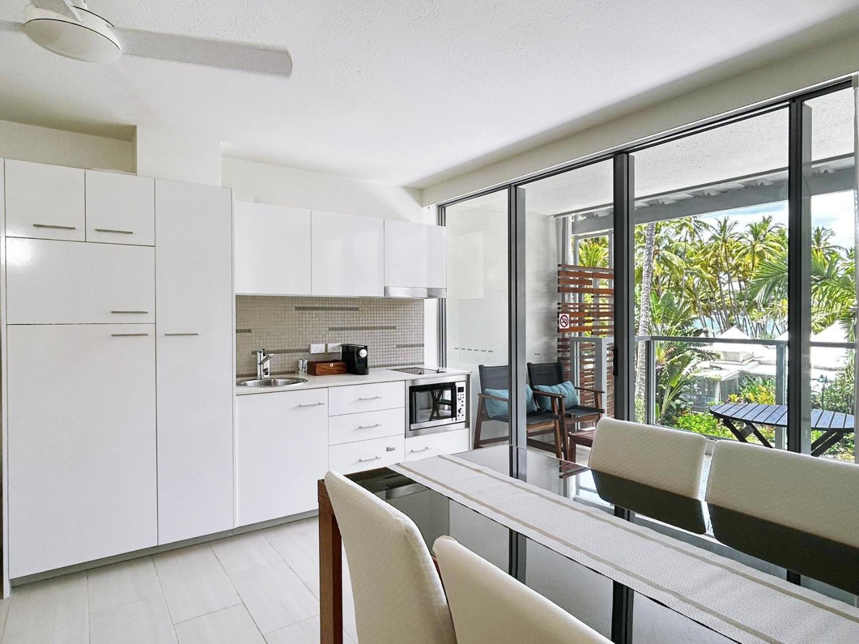 Palm Cove Beachside Apartments - Pool And Garden Views Esterno foto